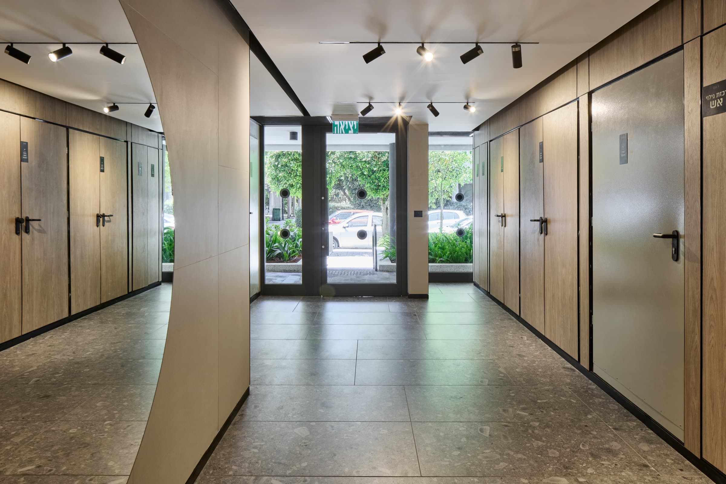 Hall et details de materiaux de Beeri 19