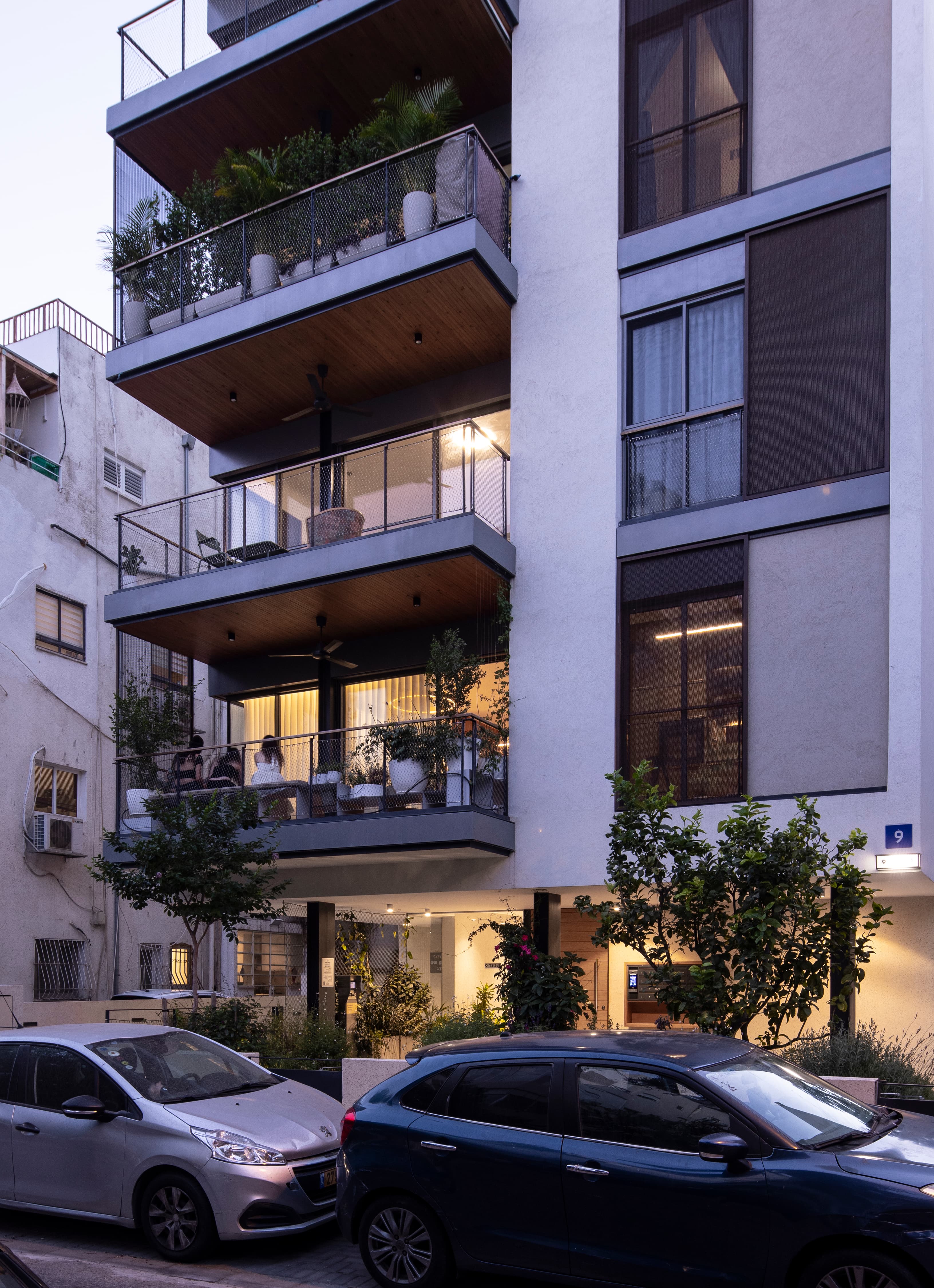 Shtand 9 at dusk
