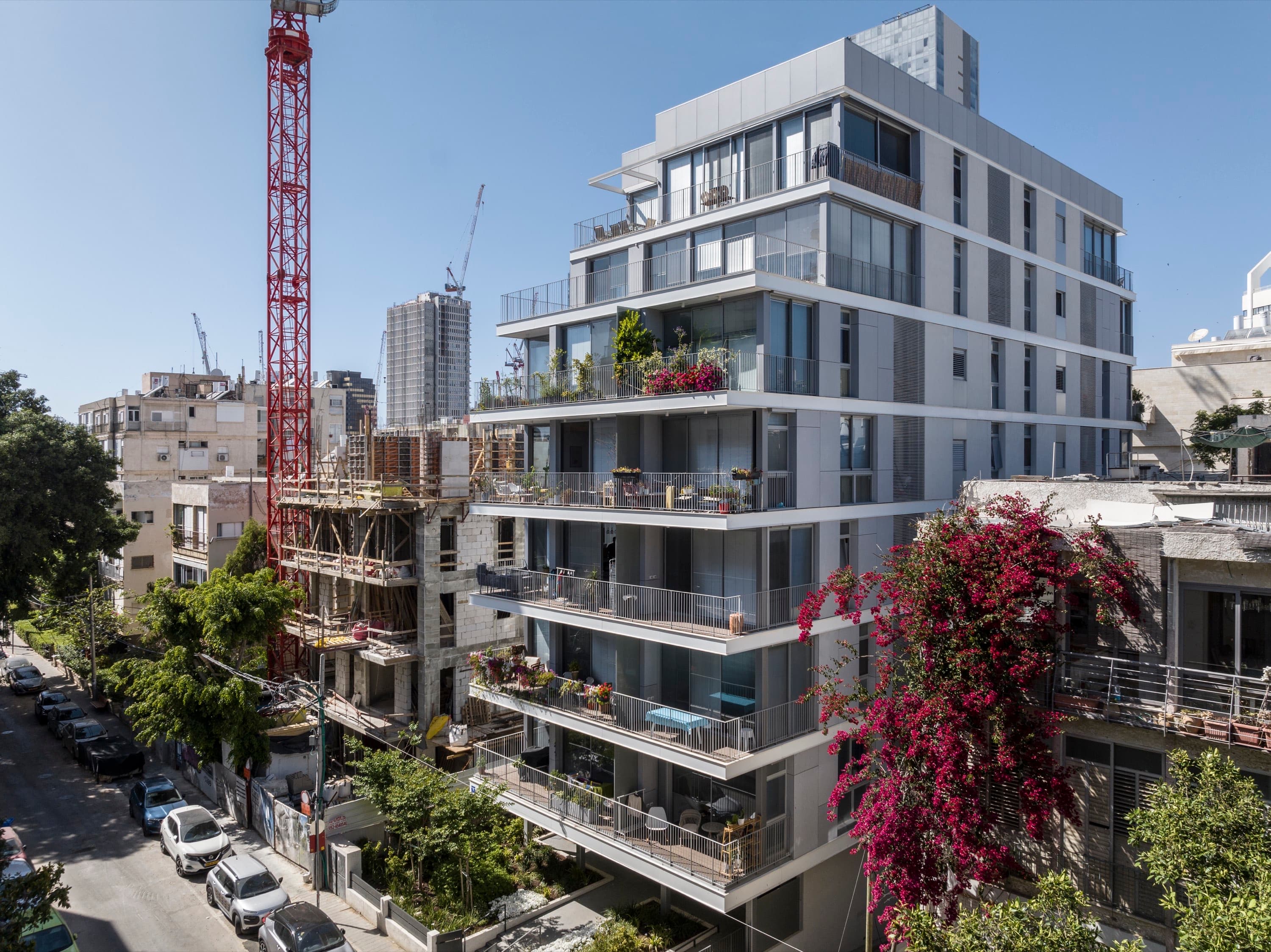 Be'eri 9 street context facade